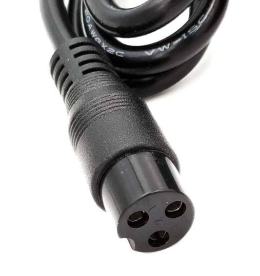 cargador-42v-2ah-conector-gx-16-las-palmas-tenerife-canarias-patineteros-1