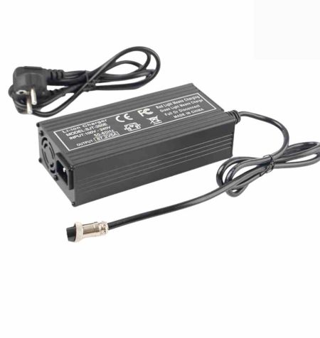 cargador-60v-5A-conector-gx16-las-palmas-gran-canaria-santa-cruz-tenerife-fuerteventura-lanzarote-graciosa-la-palma-gomera-el-hierro-canarias-pateinteros